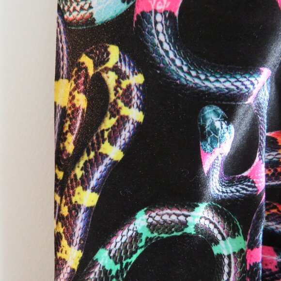 BLACKMILK Velour Velvet Neon Snakes Crop Capri Leggings Goth Punk - Size XS NWT - Picture 12 of 14